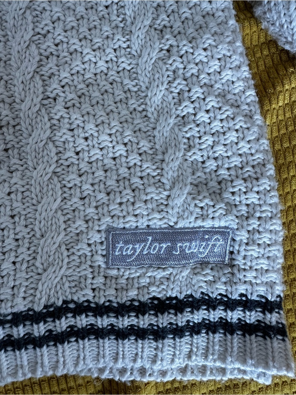 Taylor Swift Folklore Cardigan M/LG - Picture 3 of 4